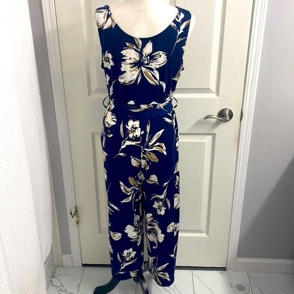 Papillon Navy Floral Jumpsuit With V Boni Neck Cropped Wide Leg Tie Belt Size L - Picture 9 of 16